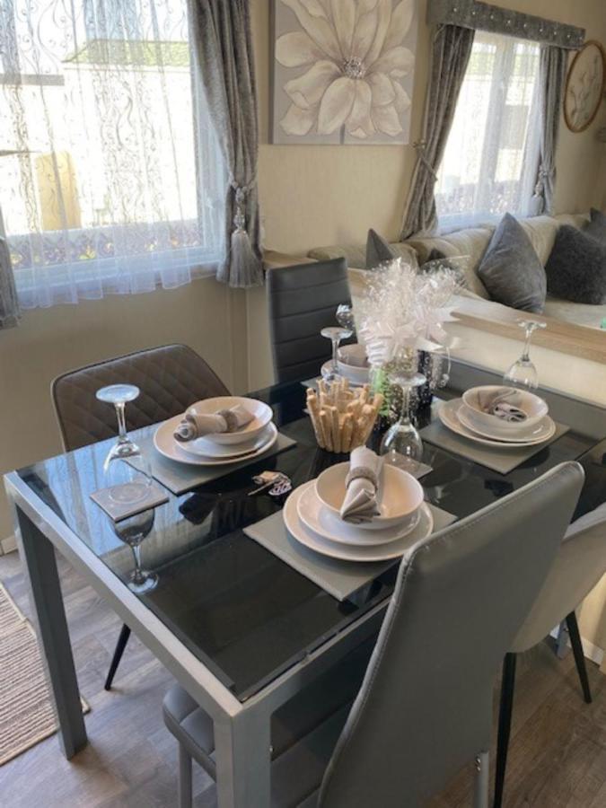 Beautiful Spacious Holiday Home - Romney Sands New Romney Buitenkant foto